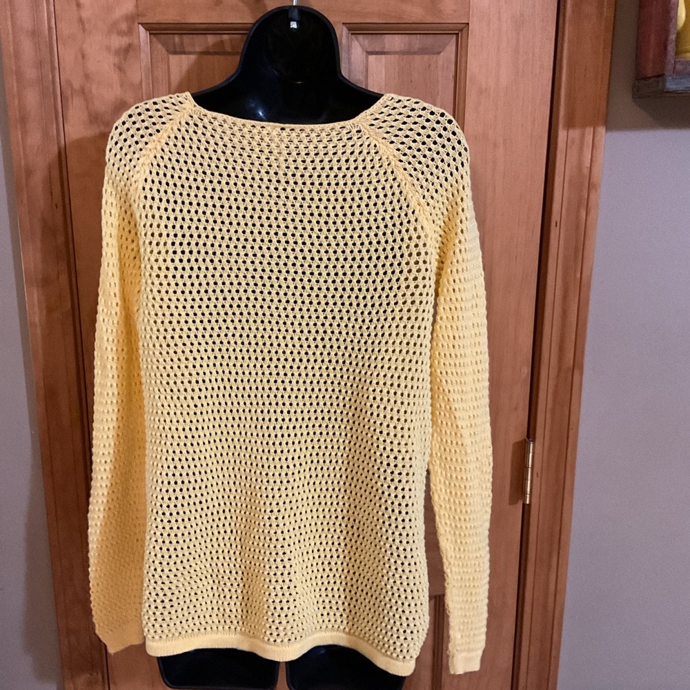 Leo and Nicole Crochet Sweater - Picture 4 of 4